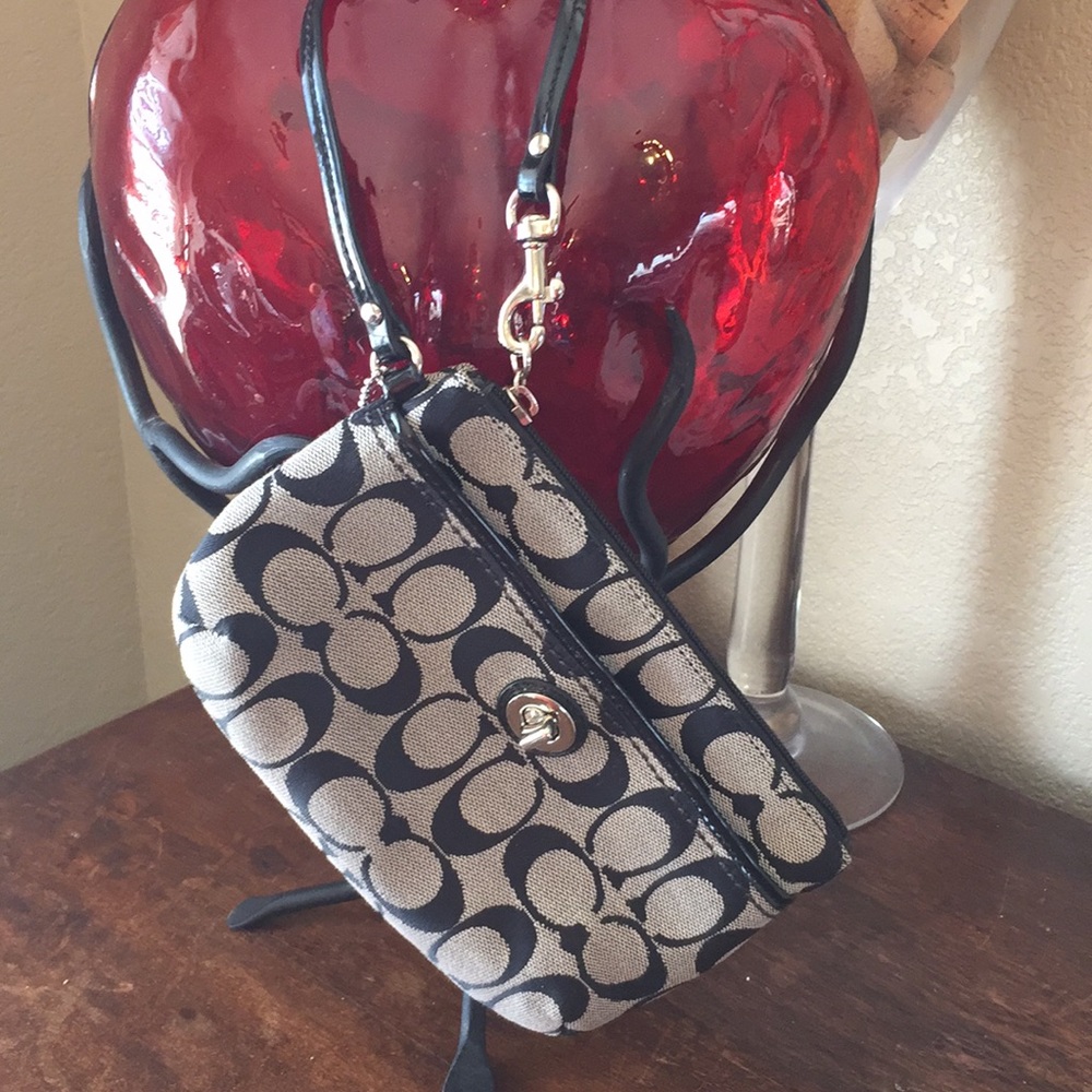 Coach Signature Jacquard Wristlet Gem